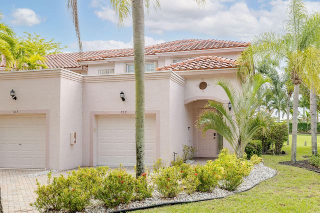8050 Aberdeen Drive 202, Boynton Beach, FL 33472