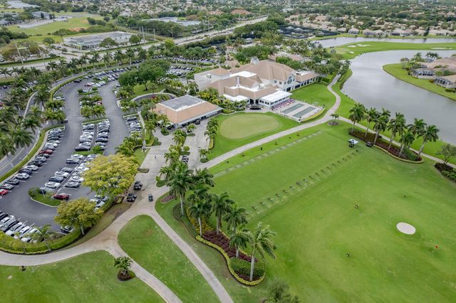 8050 Aberdeen Drive 202, Boynton Beach, FL 33472