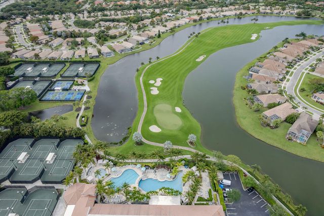 8050 Aberdeen Drive 202, Boynton Beach, FL 33472