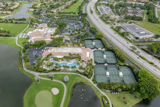 8050 Aberdeen Drive 202, Boynton Beach, FL 33472