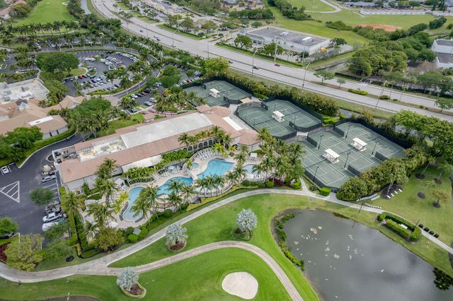 8050 Aberdeen Drive 202, Boynton Beach, FL 33472