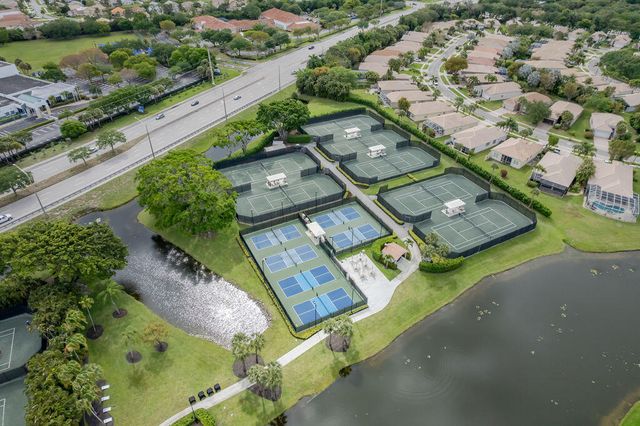 8050 Aberdeen Drive 202, Boynton Beach, FL 33472