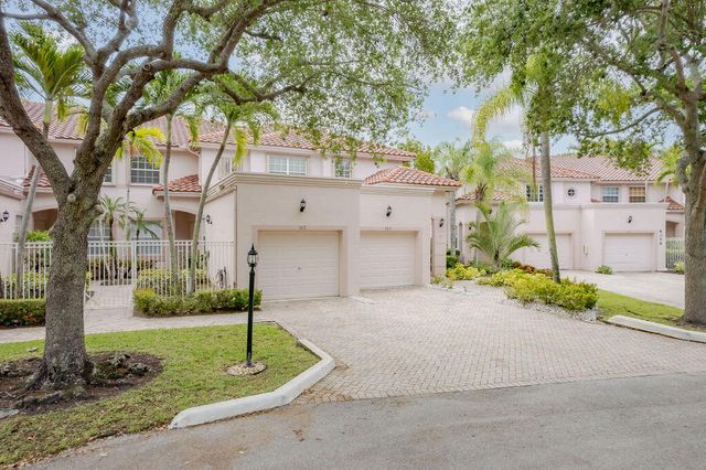 8050 Aberdeen Drive 202, Boynton Beach, FL 33472