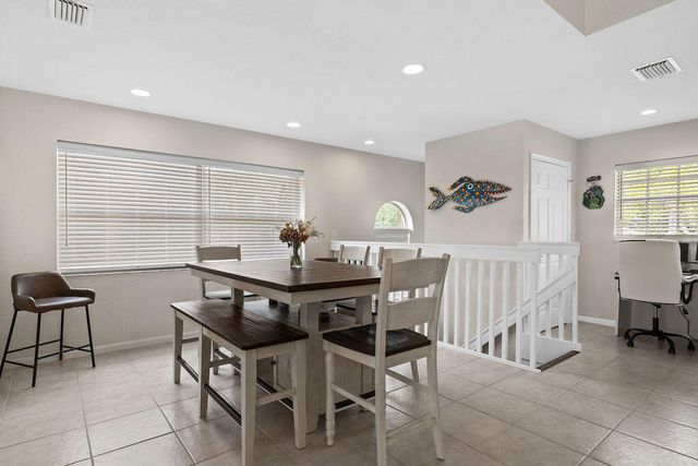 8050 Aberdeen Drive 202, Boynton Beach, FL 33472