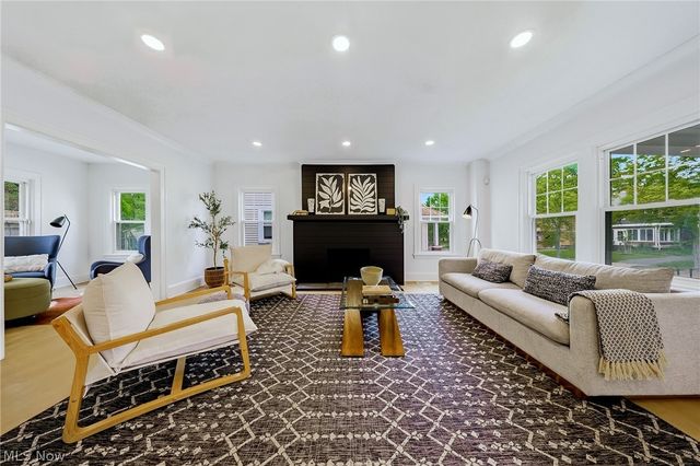 3244 Redwood Road, Cleveland Heights, OH 44118