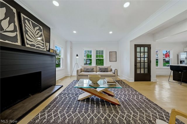 3244 Redwood Road, Cleveland Heights, OH 44118