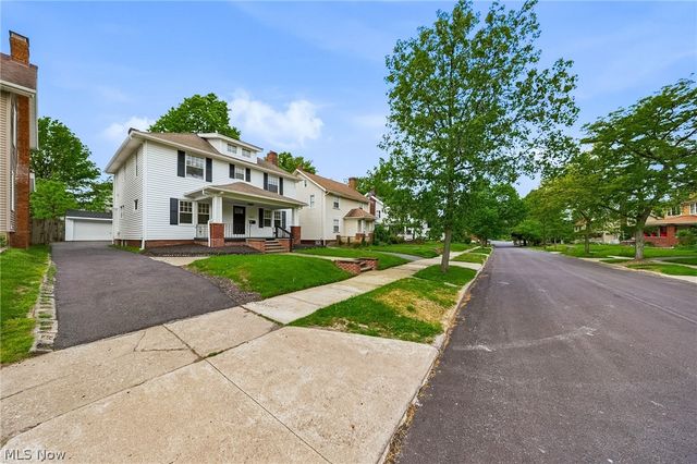 3244 Redwood Road, Cleveland Heights, OH 44118
