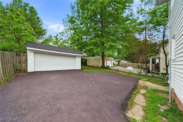 3244 Redwood Road, Cleveland Heights, OH 44118