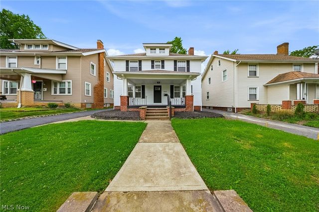 3244 Redwood Road, Cleveland Heights, OH 44118