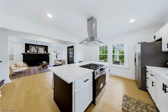 3244 Redwood Road, Cleveland Heights, OH 44118