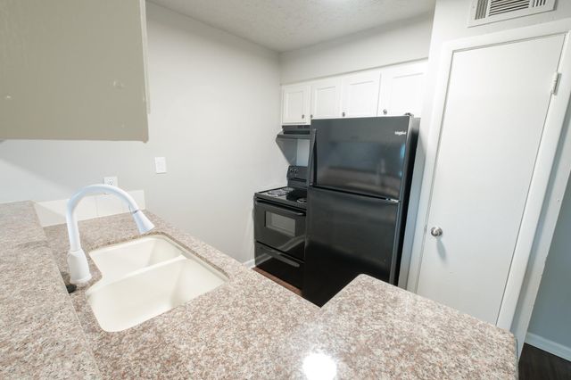 6519 Sloan St 4, Houston, TX 77087