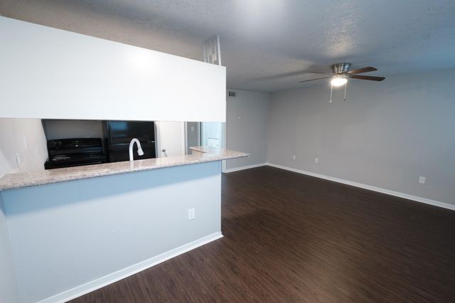 6519 Sloan St 4, Houston, TX 77087