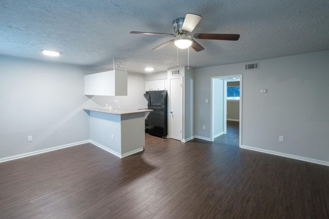 6519 Sloan St 4, Houston, TX 77087