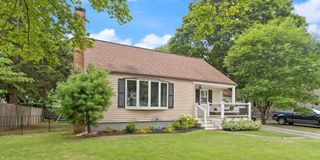 4 Pinewood Ave, Beverly, MA 01915