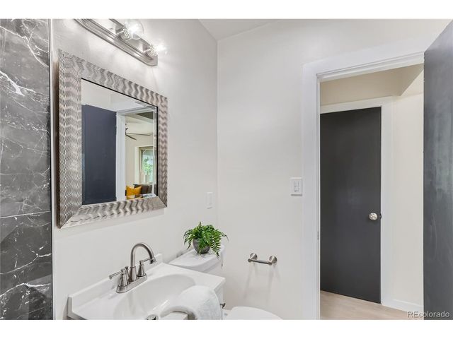 2100 N Franklin St 20, Denver, CO 80205