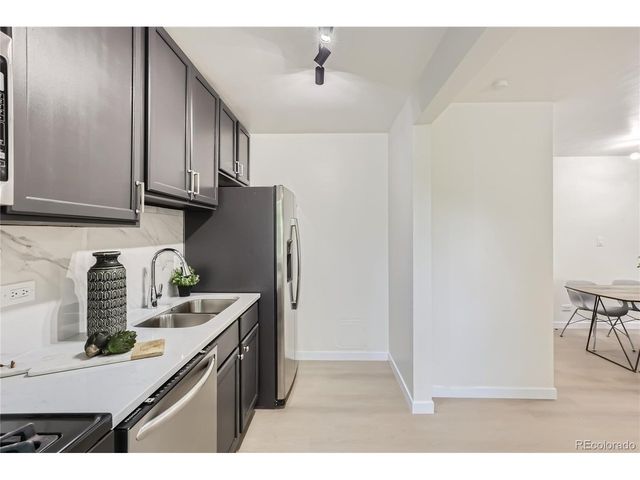 2100 N Franklin St 20, Denver, CO 80205