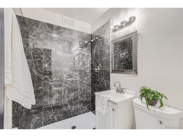 2100 N Franklin St 20, Denver, CO 80205