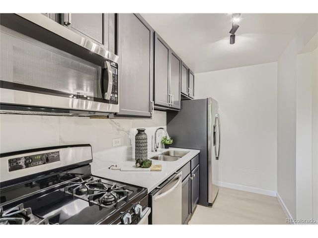 2100 N Franklin St 20, Denver, CO 80205