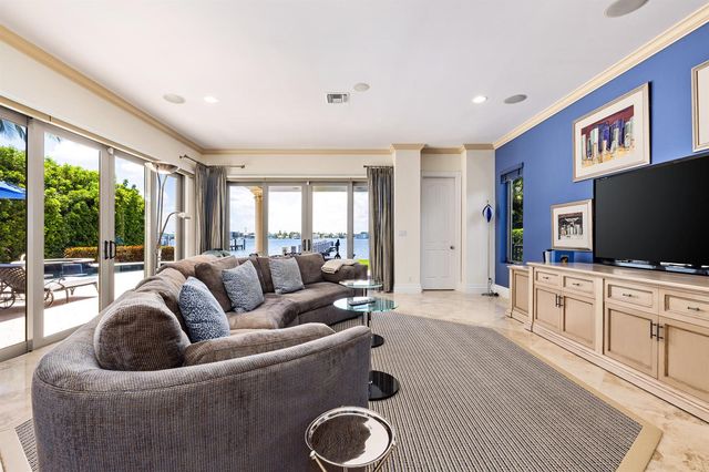 1207 N Atlantic Drive, Lantana, FL 33462