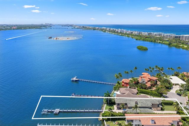 1207 N Atlantic Drive, Lantana, FL 33462