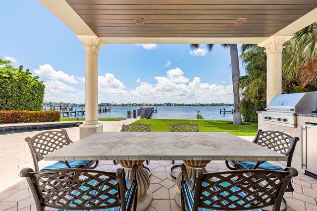 1207 N Atlantic Drive, Lantana, FL 33462