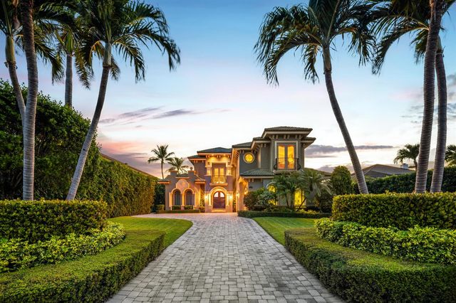 1207 N Atlantic Drive, Lantana, FL 33462