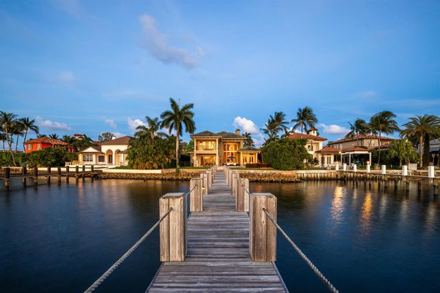 1207 N Atlantic Drive, Lantana, FL 33462