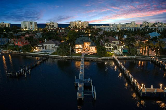 1207 N Atlantic Drive, Lantana, FL 33462