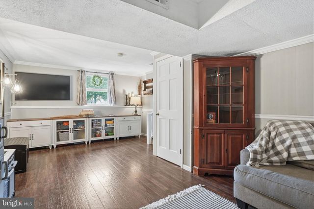 400 CENTENNIAL DR, Morrisville, PA 19067