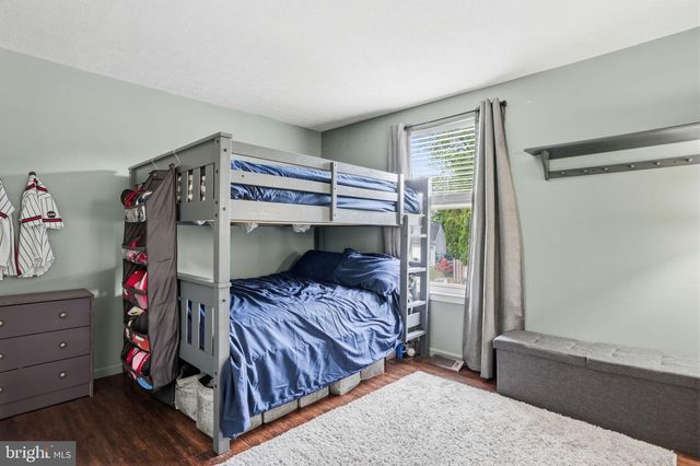 400 CENTENNIAL DR, Morrisville, PA 19067