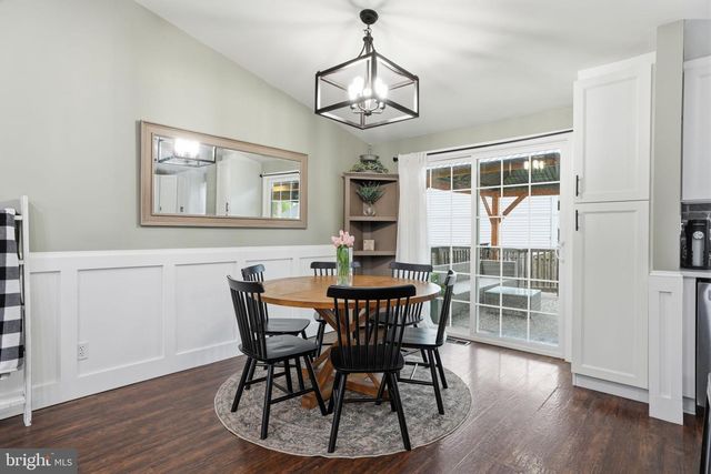 400 CENTENNIAL DR, Morrisville, PA 19067