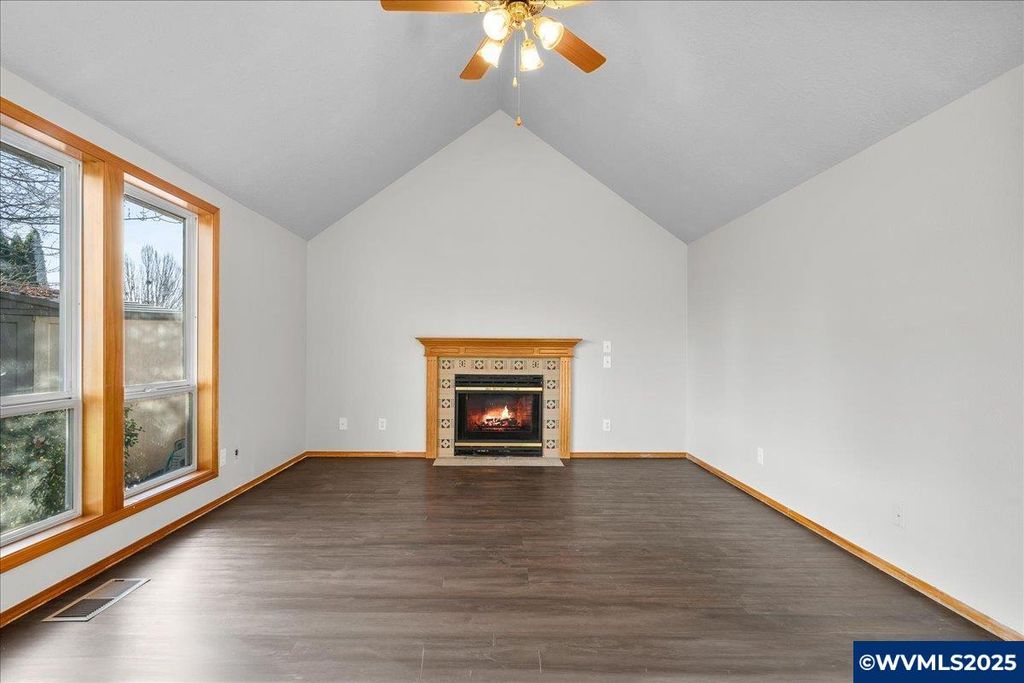 Image 15 of property listing at 248 Hazelbrook Dr N, Keizer, OR 97303