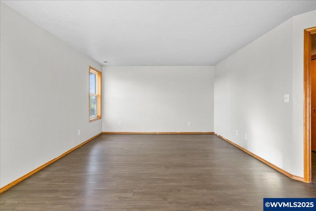 Image 18 of property listing at 248 Hazelbrook Dr N, Keizer, OR 97303