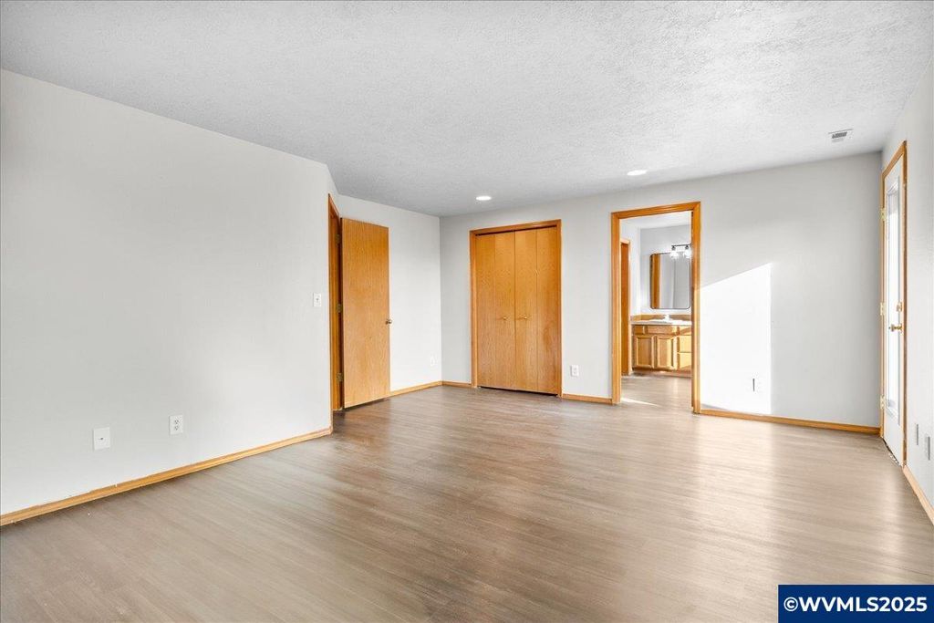 Image 19 of property listing at 248 Hazelbrook Dr N, Keizer, OR 97303