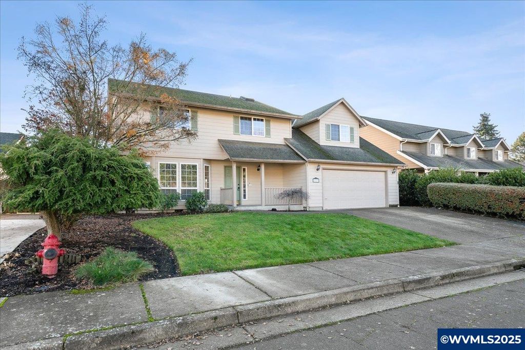 Image 2 of property listing at 248 Hazelbrook Dr N, Keizer, OR 97303