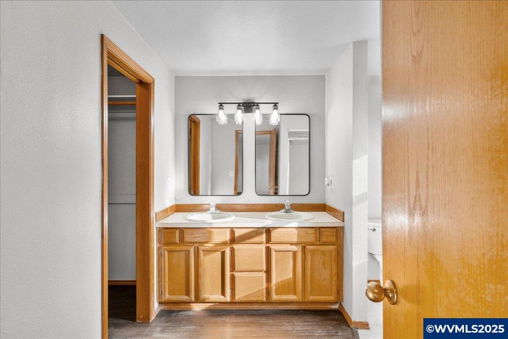 Image 20 of property listing at 248 Hazelbrook Dr N, Keizer, OR 97303