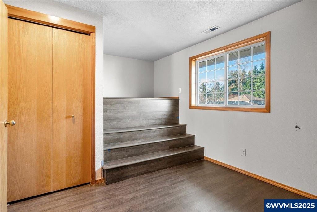 Image 27 of property listing at 248 Hazelbrook Dr N, Keizer, OR 97303