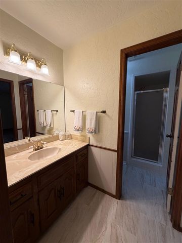 14 SE Camelot Dr., Lawton, OK 73501