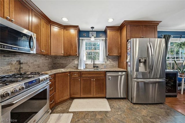 2103 David Avenue, Parma, OH 44134