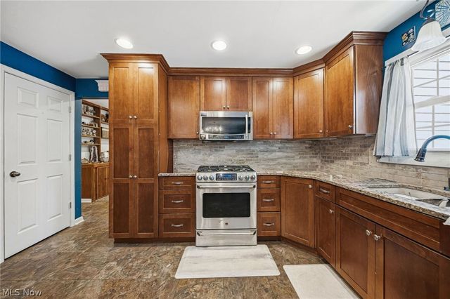 2103 David Avenue, Parma, OH 44134