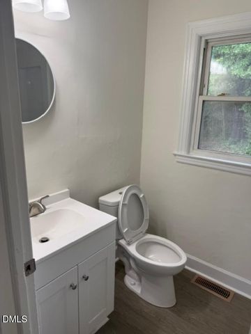 1009 W New Hampshire Avenue, Southern Pines, NC 28387