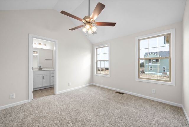 1594 Fredrick Dr, Clarksville, TN 37042