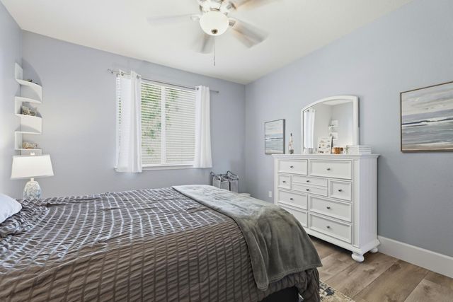 9728 Country Falls Ln, Elk Grove, CA 95757