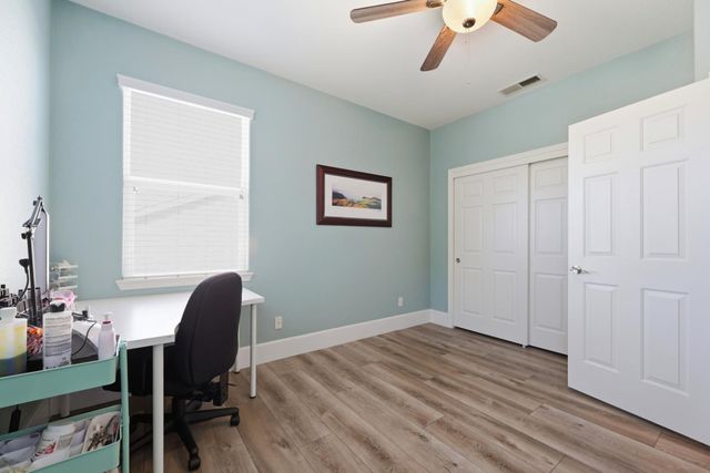 9728 Country Falls Ln, Elk Grove, CA 95757
