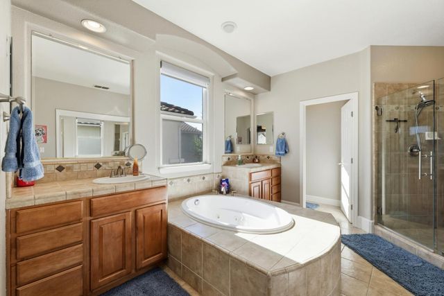 9728 Country Falls Ln, Elk Grove, CA 95757