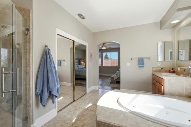 9728 Country Falls Ln, Elk Grove, CA 95757
