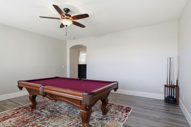9728 Country Falls Ln, Elk Grove, CA 95757