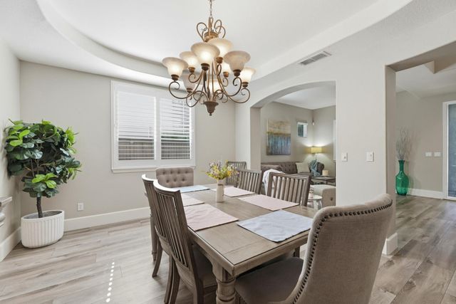 9728 Country Falls Ln, Elk Grove, CA 95757