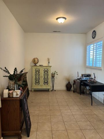 7163 W Oswego Avenue, Fresno, CA 93723