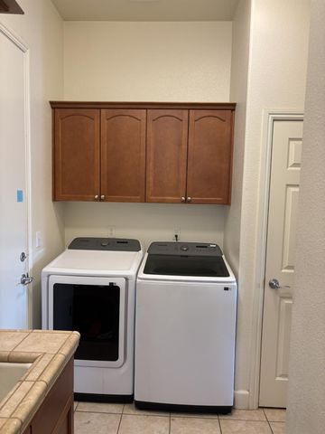 7163 W Oswego Avenue, Fresno, CA 93723